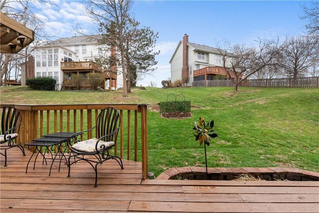 311 NE Wicklow Court, Lee's Summit, MO 64064