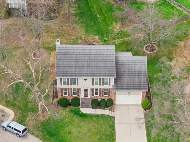 311 NE Wicklow Court, Lee's Summit, MO 64064