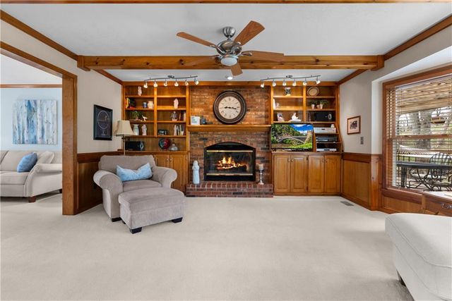 311 NE Wicklow Court, Lee's Summit, MO 64064