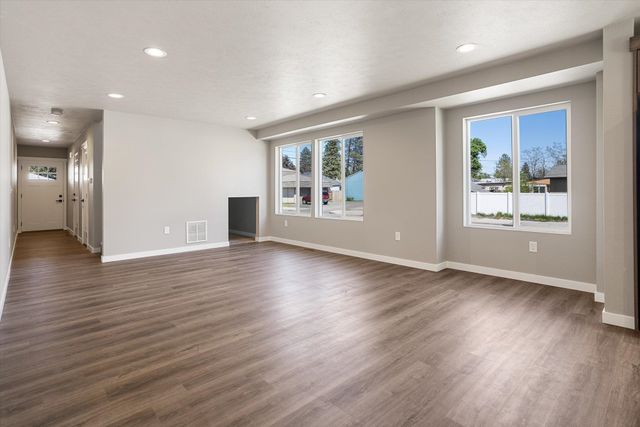 921 E Everett Ave, Spokane, WA 99207