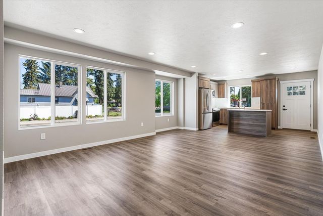 921 E Everett Ave, Spokane, WA 99207