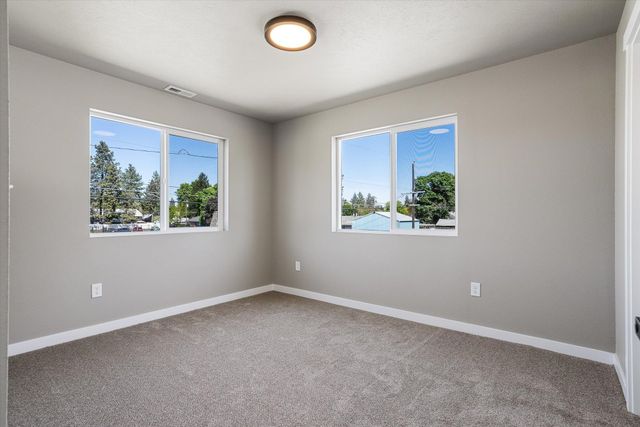 921 E Everett Ave, Spokane, WA 99207