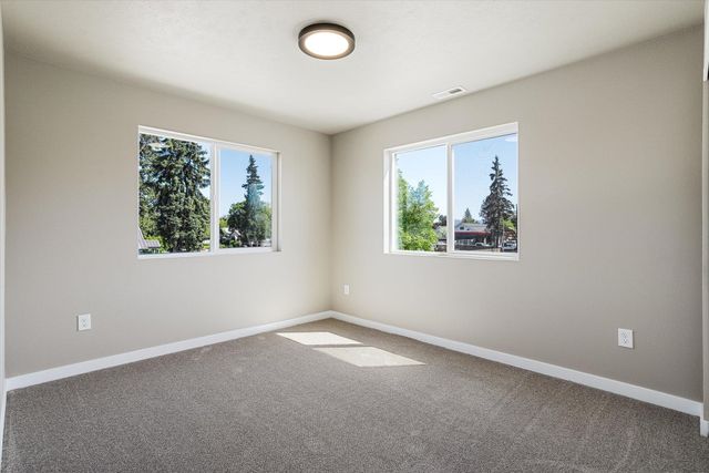 921 E Everett Ave, Spokane, WA 99207