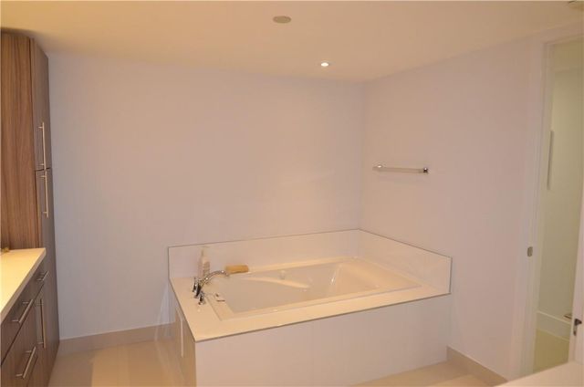 19355 Turnberry Way 7-L, Aventura, FL 33180