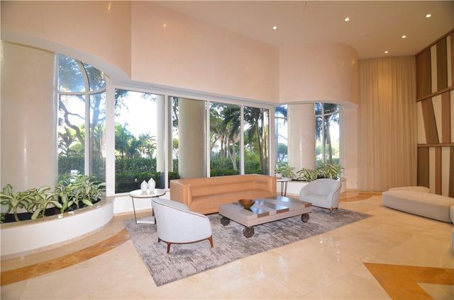 19355 Turnberry Way 7-L, Aventura, FL 33180