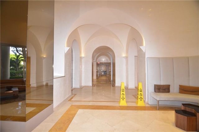 19355 Turnberry Way 7-L, Aventura, FL 33180