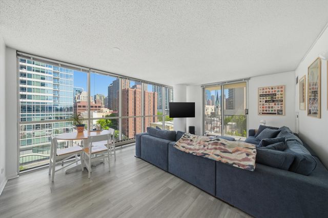 1212 N Lasalle Drive 701, Chicago, IL 60610
