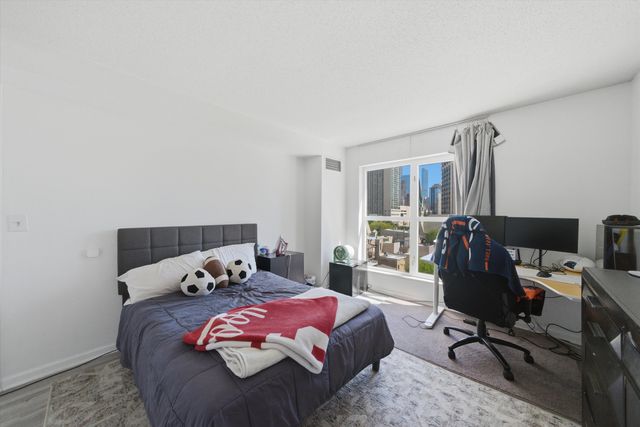 1212 N Lasalle Drive 701, Chicago, IL 60610