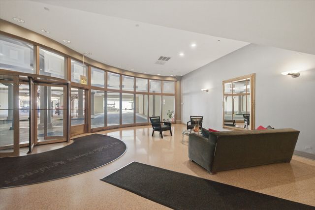 1212 N Lasalle Drive 701, Chicago, IL 60610