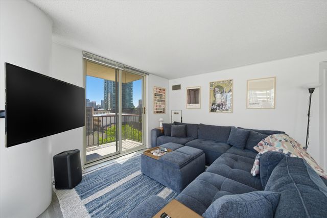 1212 N Lasalle Drive 701, Chicago, IL 60610