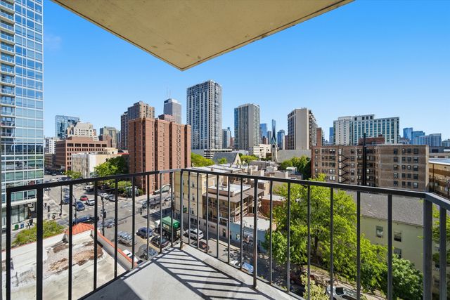 1212 N Lasalle Drive 701, Chicago, IL 60610