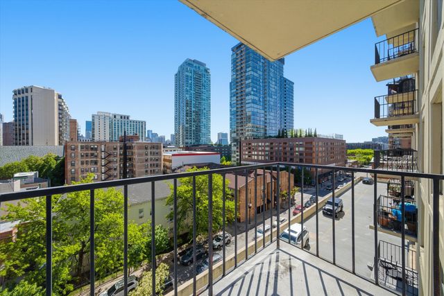 1212 N Lasalle Drive 701, Chicago, IL 60610