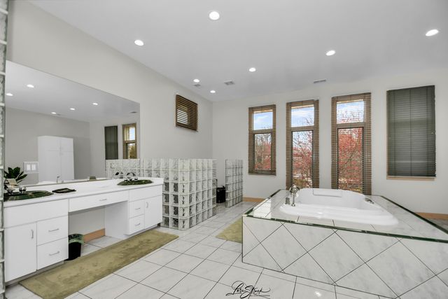 20602 Abbey Drive, Frankfort, IL 60423