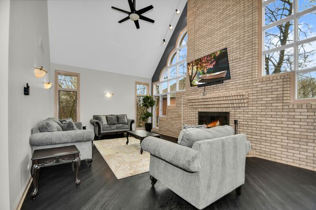 20602 Abbey Drive, Frankfort, IL 60423