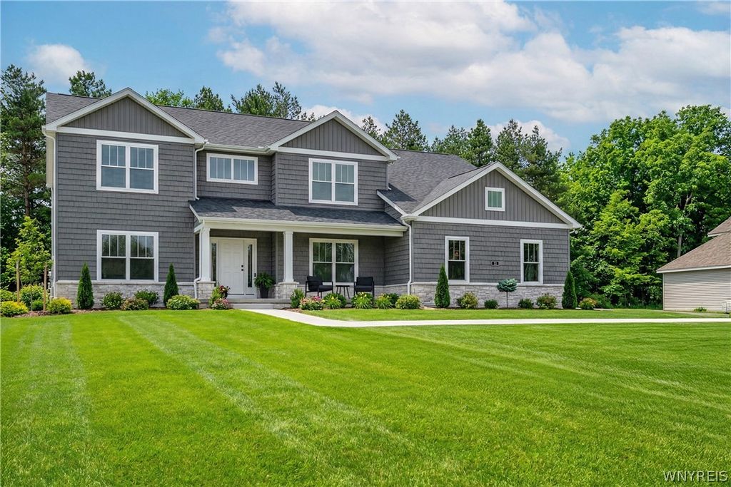 5628 Dorothy Circle, Clarence, NY 14032