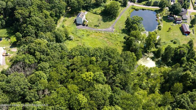 19 Spruce Lane, Highland, NY 12528