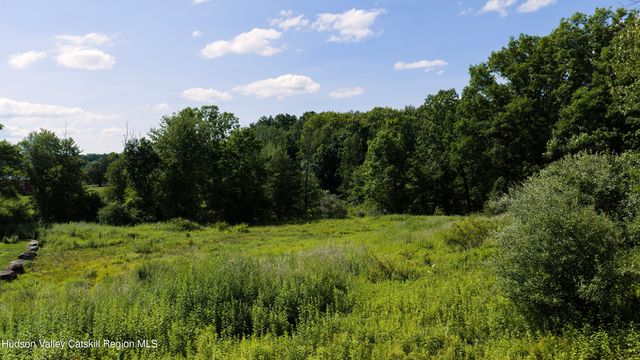 19 Spruce Lane, Highland, NY 12528