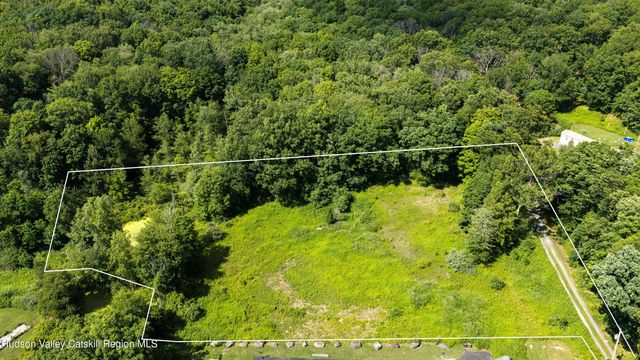 19 Spruce Lane, Highland, NY 12528