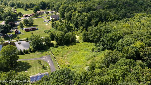19 Spruce Lane, Highland, NY 12528