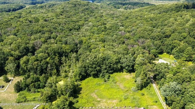 19 Spruce Lane, Highland, NY 12528
