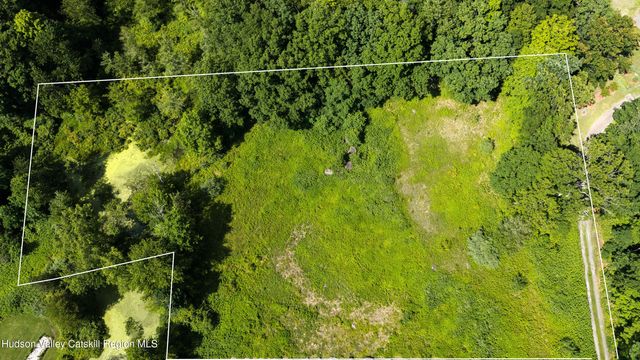 19 Spruce Lane, Highland, NY 12528