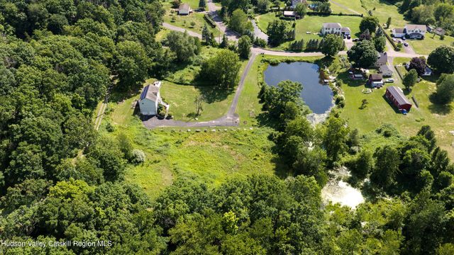 19 Spruce Lane, Highland, NY 12528