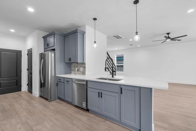 8136 Chateau Street, Houston, TX 77028