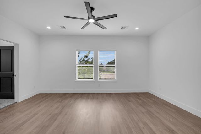 8136 Chateau Street, Houston, TX 77028