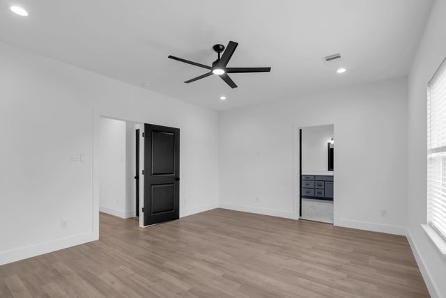 8136 Chateau Street, Houston, TX 77028
