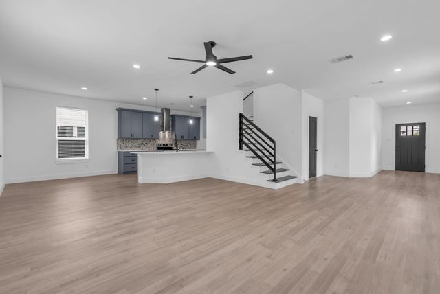 8136 Chateau Street, Houston, TX 77028