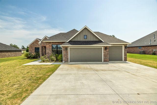 709 N 24th Street, Collinsville, OK 74021
