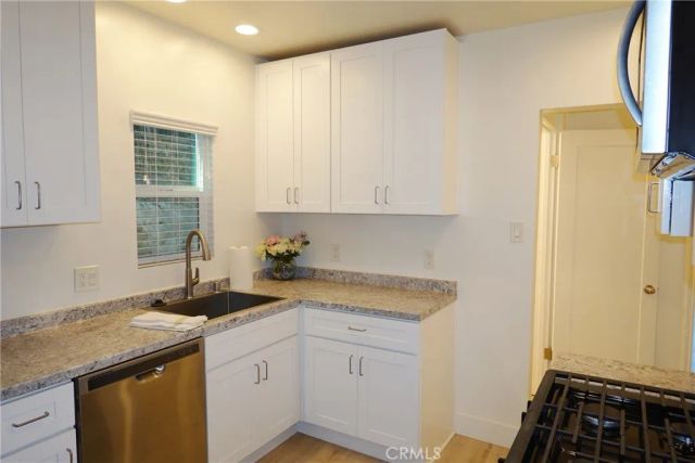 6845 Alta Loma Terrace, Los Angeles, CA 90068