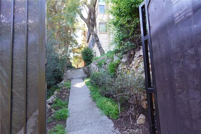 6845 Alta Loma Terrace, Los Angeles, CA 90068