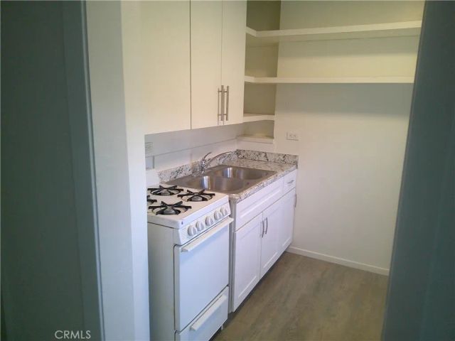 6845 Alta Loma Terrace, Los Angeles, CA 90068