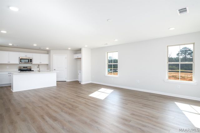 36 Coolidge Drive, Wetumpka, AL 36092