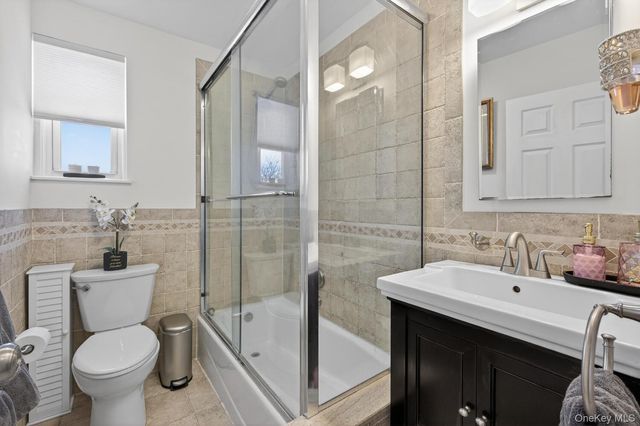 360 Stewart Avenue 2B, Garden City, NY 11530