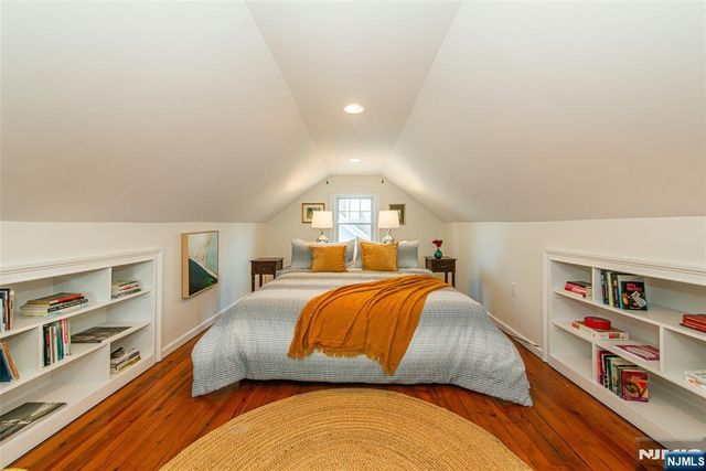 14 Northview Avenue, Montclair, NJ 07043