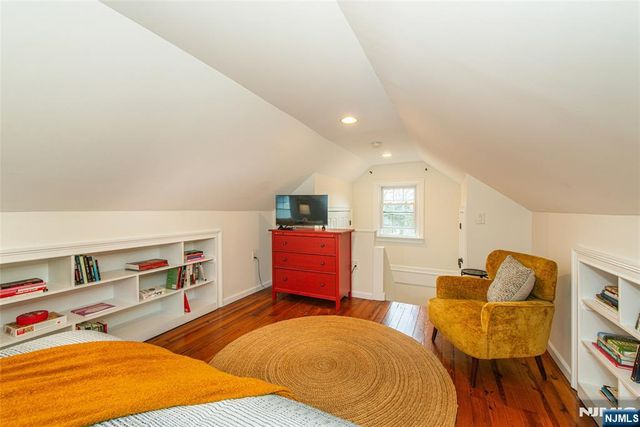 14 Northview Avenue, Montclair, NJ 07043