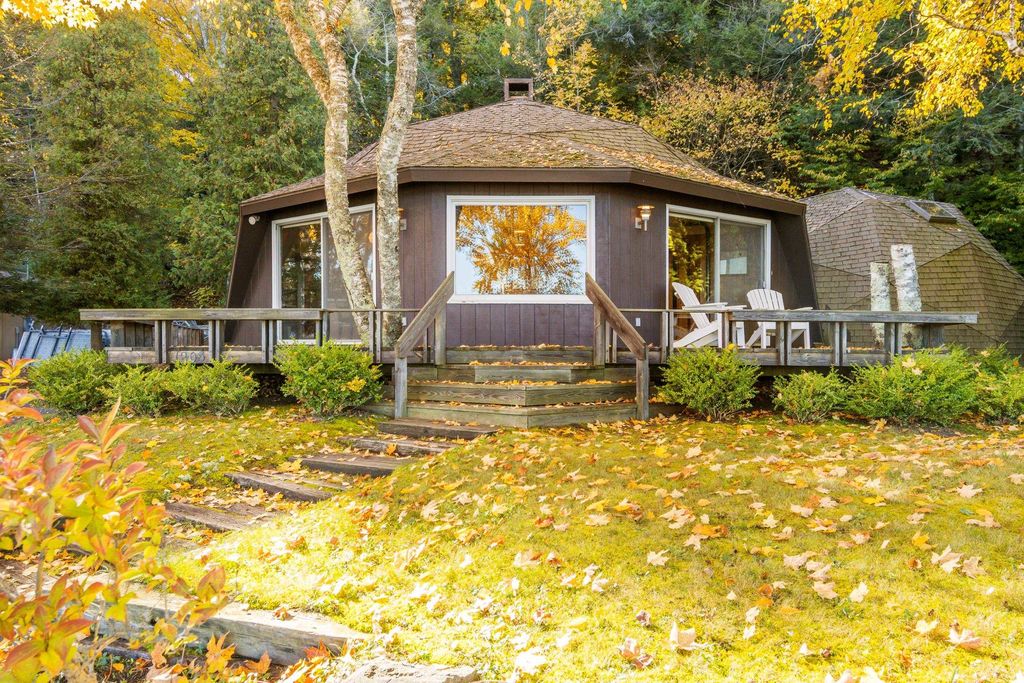 1205 E South Shore Drive, Crystal Lake Twp, MI 49635