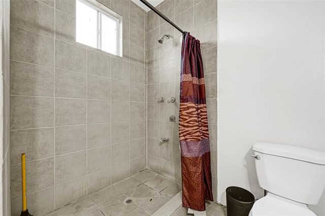 694 County Road 941, Alvin, TX 77511