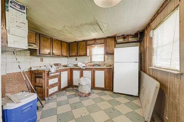 694 County Road 941, Alvin, TX 77511