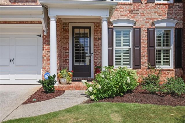 3008 Village Green Circle, Roswell, GA 30075