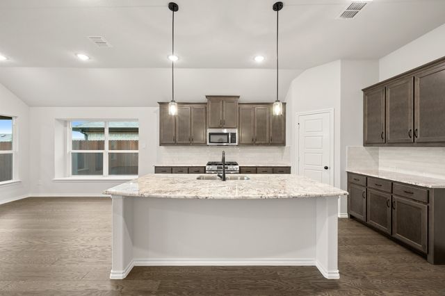 915 Madeline Lane, Cleburne, TX 76033