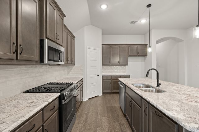 915 Madeline Lane, Cleburne, TX 76033