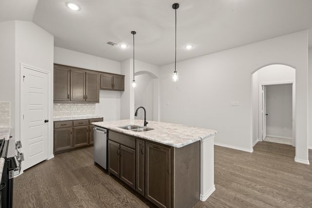 915 Madeline Lane, Cleburne, TX 76033