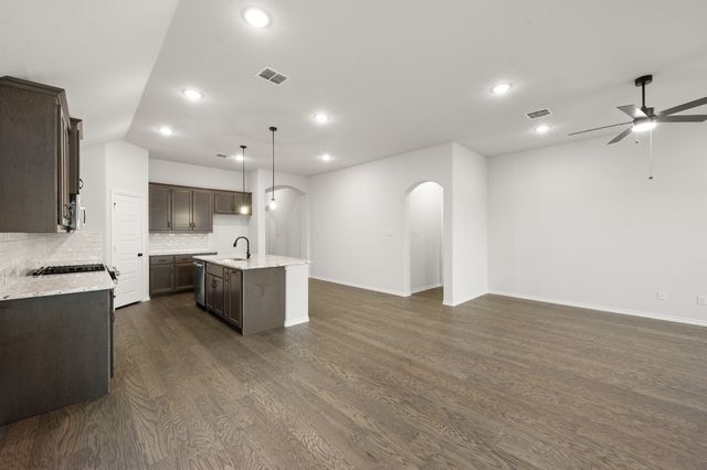 915 Madeline Lane, Cleburne, TX 76033