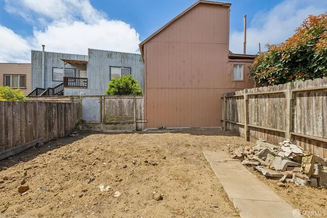 25 Farallones Street, San Francisco, CA 94112