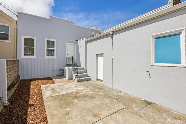 25 Farallones Street, San Francisco, CA 94112