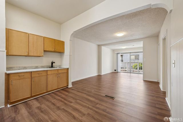 25 Farallones Street, San Francisco, CA 94112