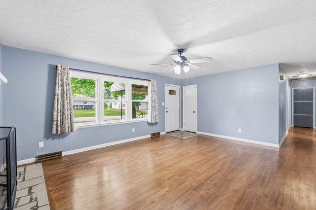107 Dorcas Drive, Willard, MO 65781